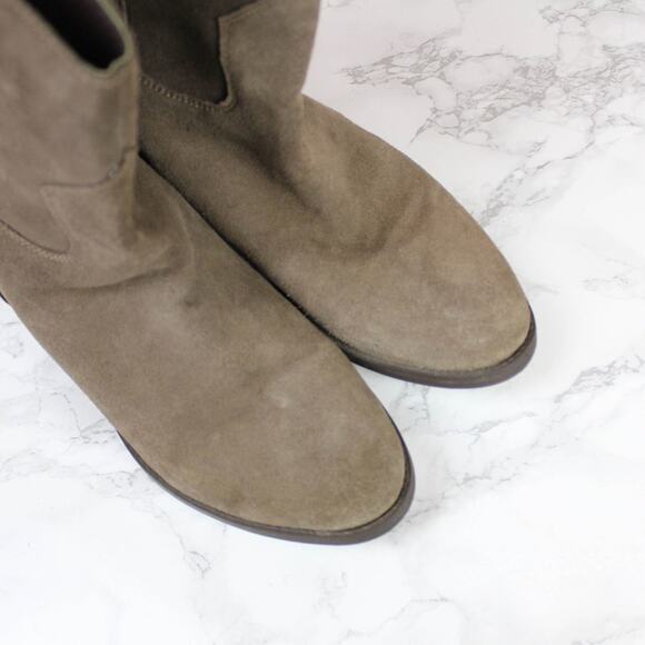 Bakers Taupe Brown Suede Leather Studded Pull on Boots Size 9 Women's - Picture 5 of 8